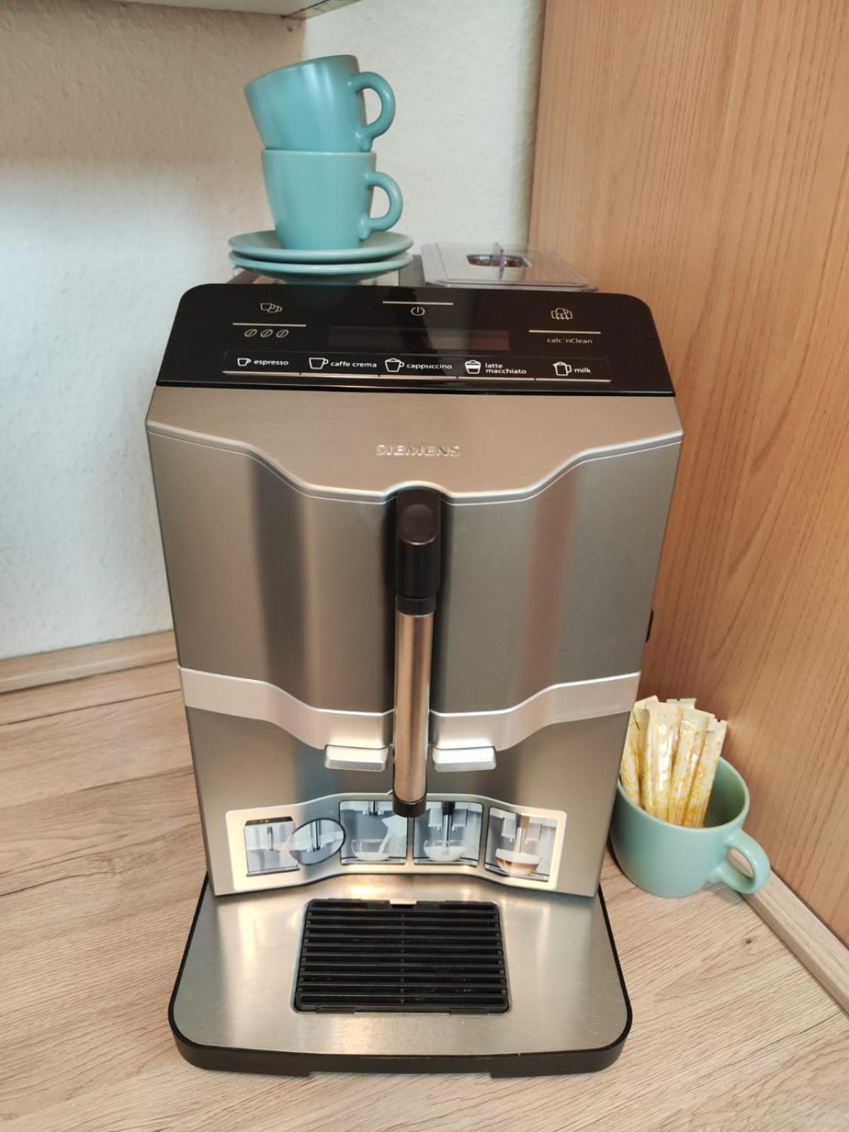 * Wohlfuehloase Koeln I * Apartment Екстериор снимка