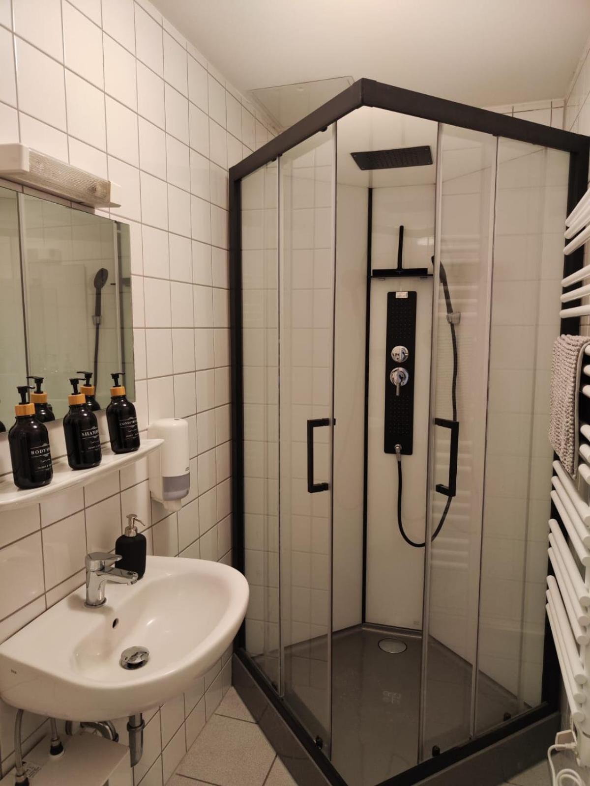 * Wohlfuehloase Koeln I * Apartment Екстериор снимка
